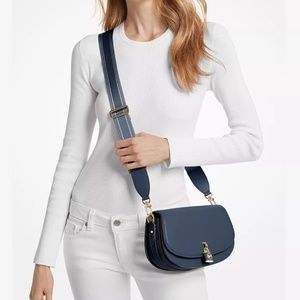 NWT: MICHAEL KORS Mila Medium Leather East West Sling Messenger